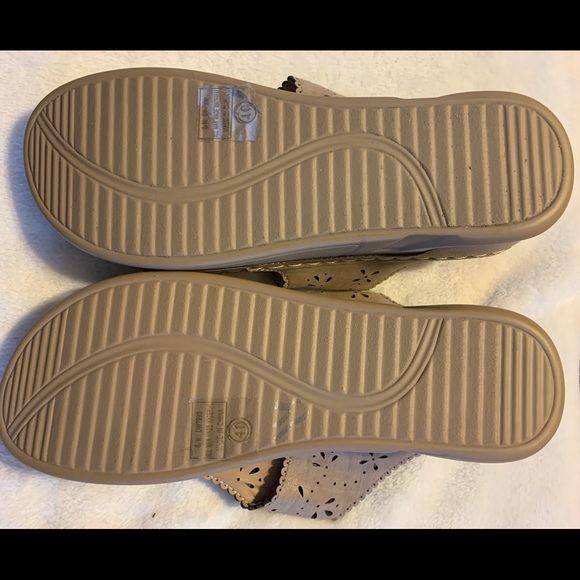 BrandNew Italian Super Soft & Light Weight Sandals - Picture 4 of 4